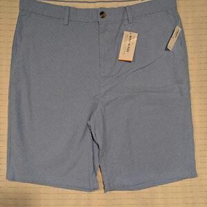 Old Navy Built In Flex Slim Fit Blue Dot Shorts Size 38 Mens 39x10