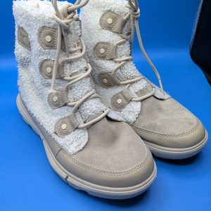 Sorel Womens Explorer II Joan Cozy Boot Beige shearling Size 8 Sherpa