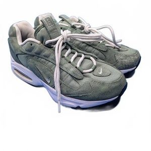 Nike Air Max Triax LE Suede Spiral Sage CT0171 300 Men’s Size 7