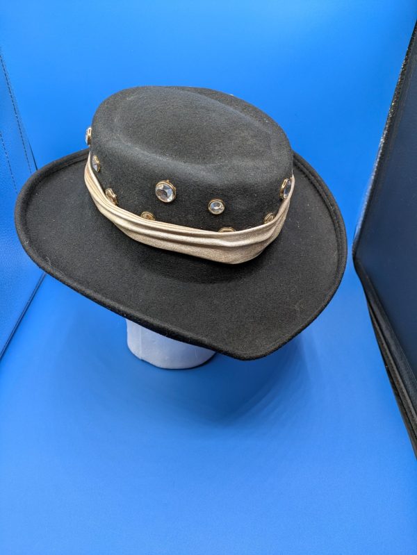 1980s Black Wool Womens Hat With Gold Band And Flower - Image 4