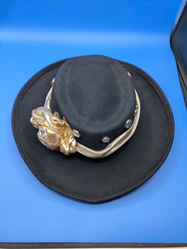 1980s Black Wool Womens Hat With Gold Band And Flower - Image 8