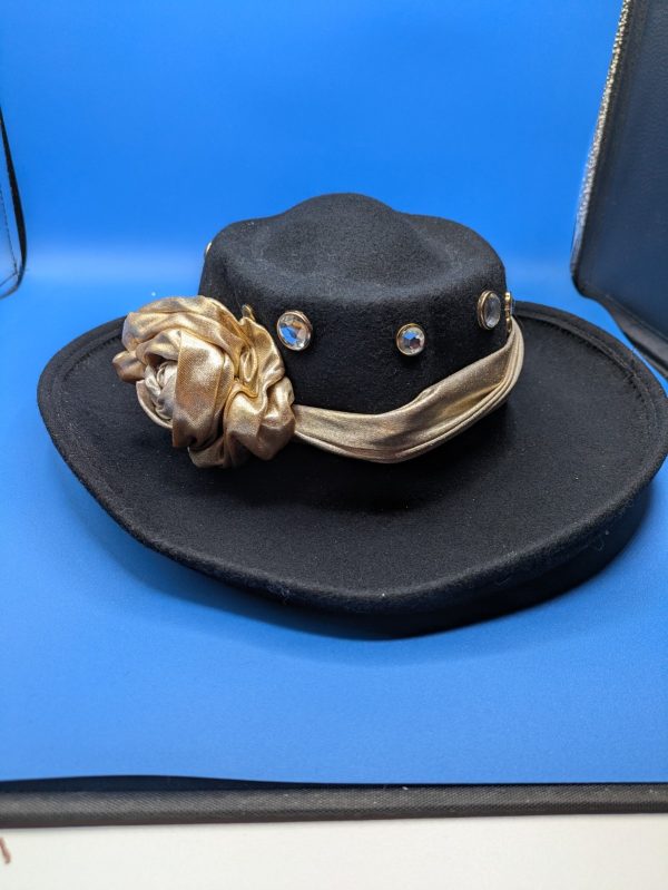 1980s Black Wool Womens Hat With Gold Band And Flower - Image 9