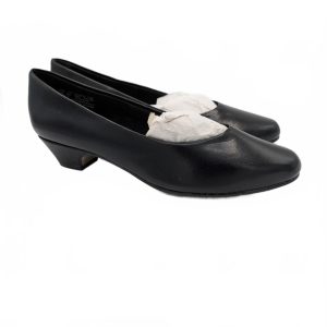 Soft Style Classic Black Low Heel Comfort Pumps Womens Size 8M