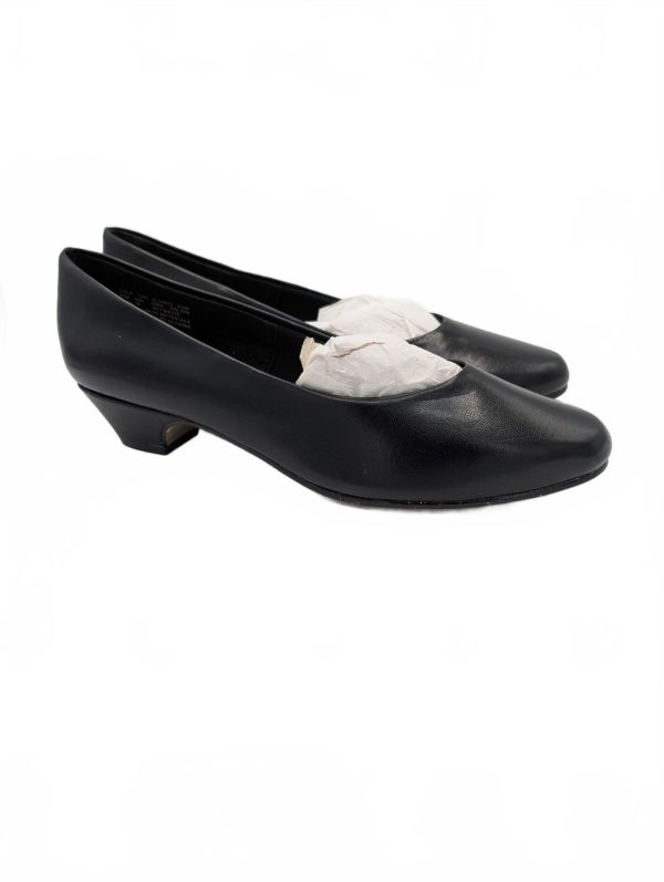 Soft Style Classic Black Low Heel Comfort Pumps Womens Size 8M