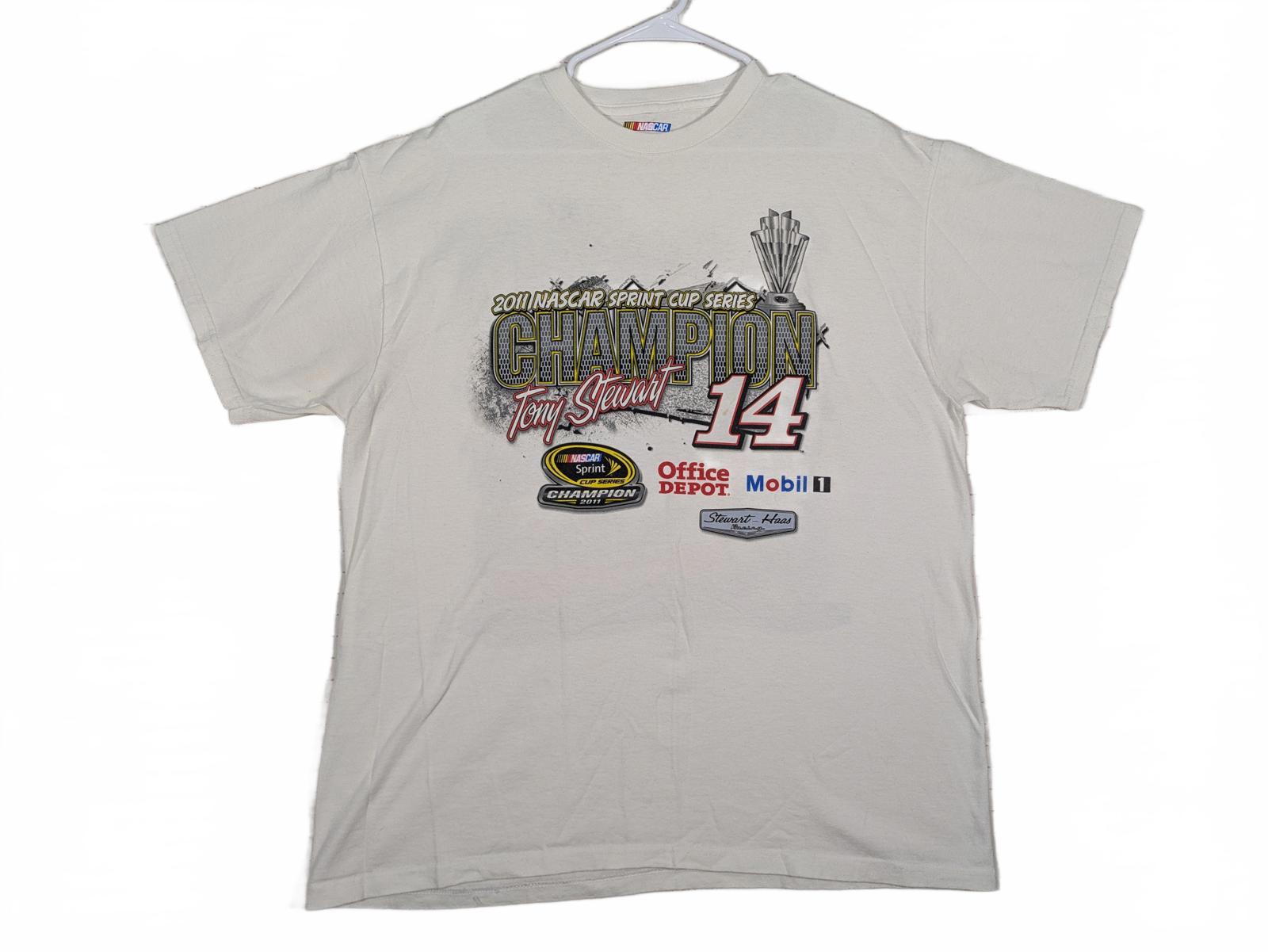 NASCAR Tony Stewart 2011 Sprint Cup Champion Graphic T-Shirt Mens XL