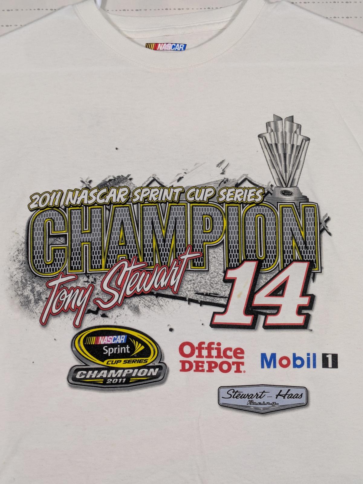 NASCAR Tony Stewart 2011 Sprint Cup Champion Graphic T-Shirt Mens XL - Image 3