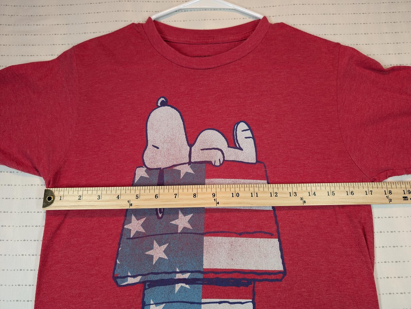 Peanuts Snoopy American Flag Patriotic Graphic Red Crewneck T-Shirt Mens Size S - Image 5