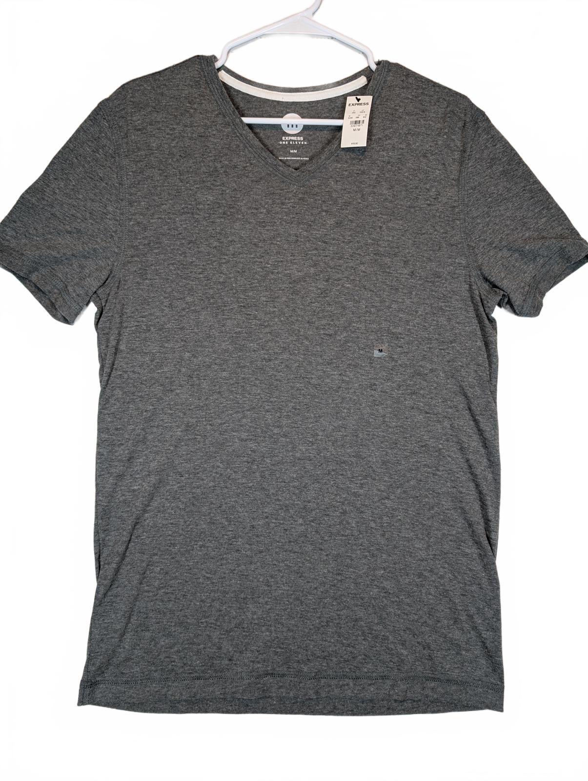 Express One Eleven Solid V Neck T Shirt Short Sleeve Casual Mens Medium NWT