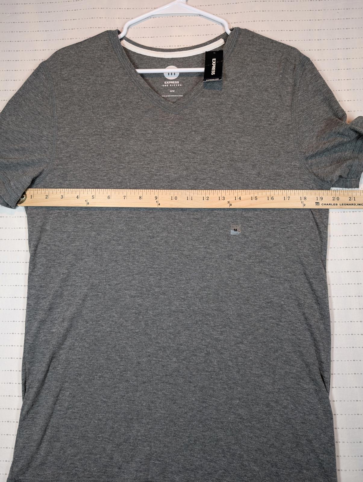 Express One Eleven Solid V Neck T Shirt Short Sleeve Casual Mens Medium NWT - Image 5
