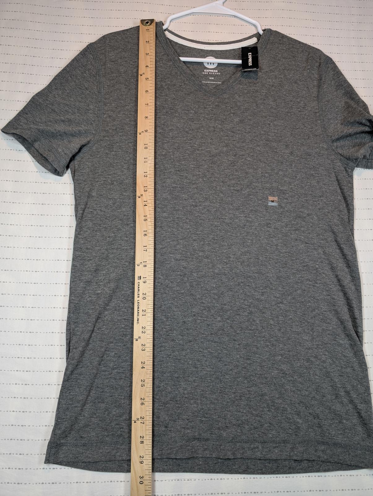 Express One Eleven Solid V Neck T Shirt Short Sleeve Casual Mens Medium NWT - Image 6