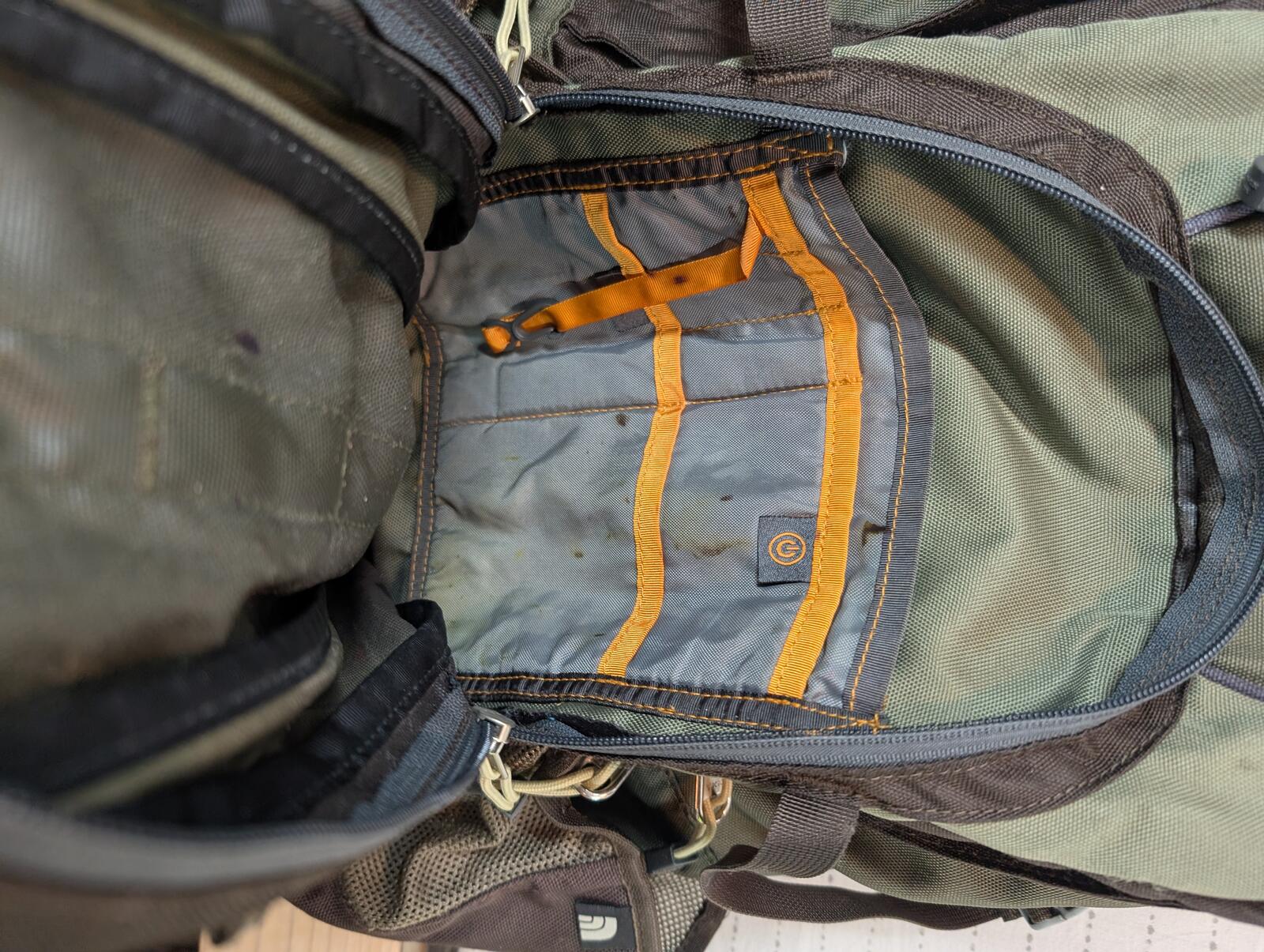 The North Face Heckler Outdoor Hiking Backpack Daypack Unisex One Size - Image 5