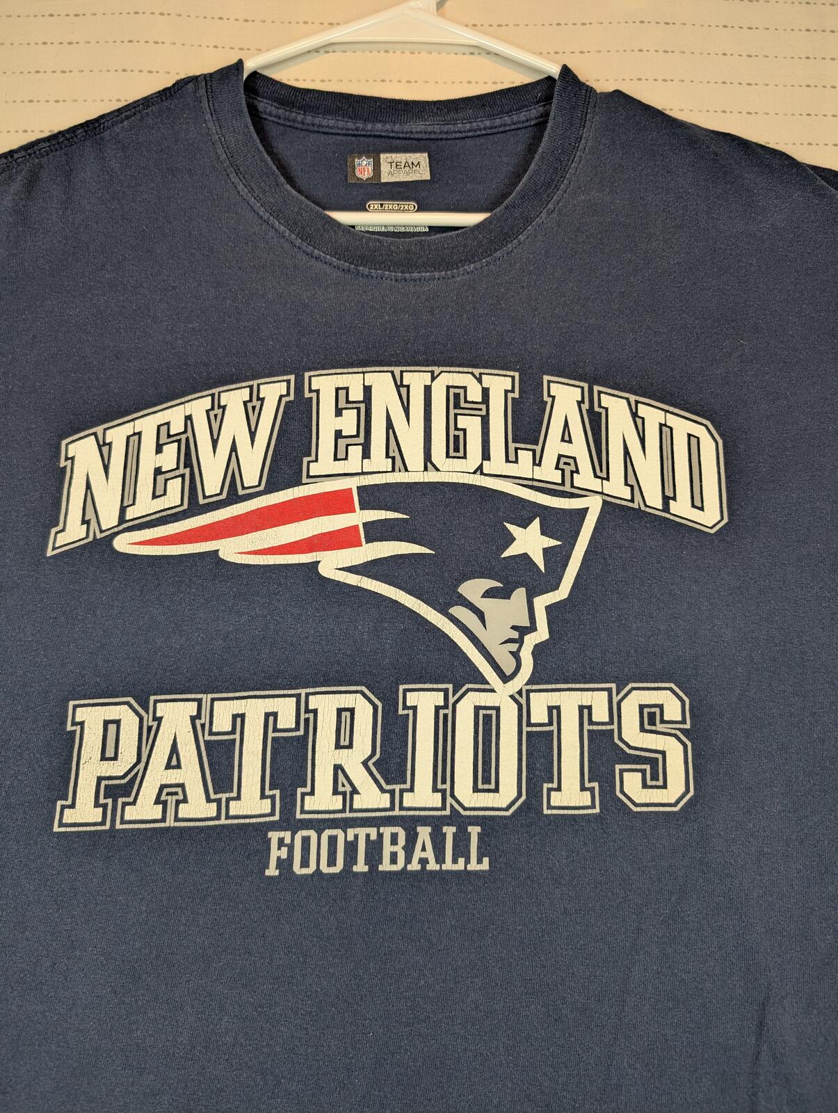 NFL Team Apparel New England Patriots Football Graphic Navy Tee Shirt Mens 2XL - Image 3