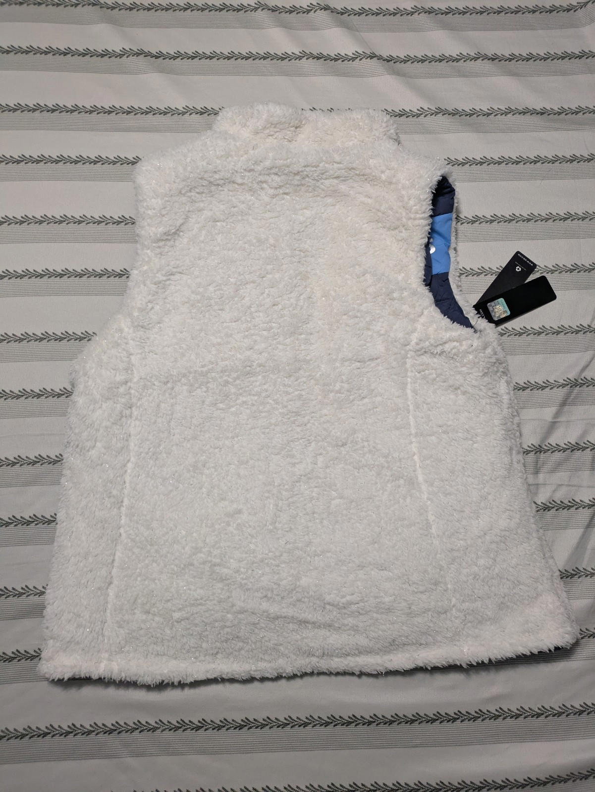 NFL Team Women's Reversible Full Zip Sherpa Vest White Tennessee Titans XL - Image 3