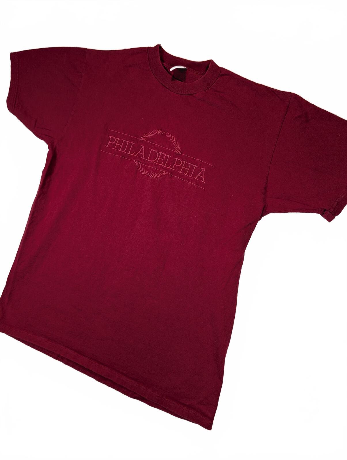 Velva Sheen Philadelphia Embroidered Vintage Red Crewneck T-Shirt Mens Large - Image 3