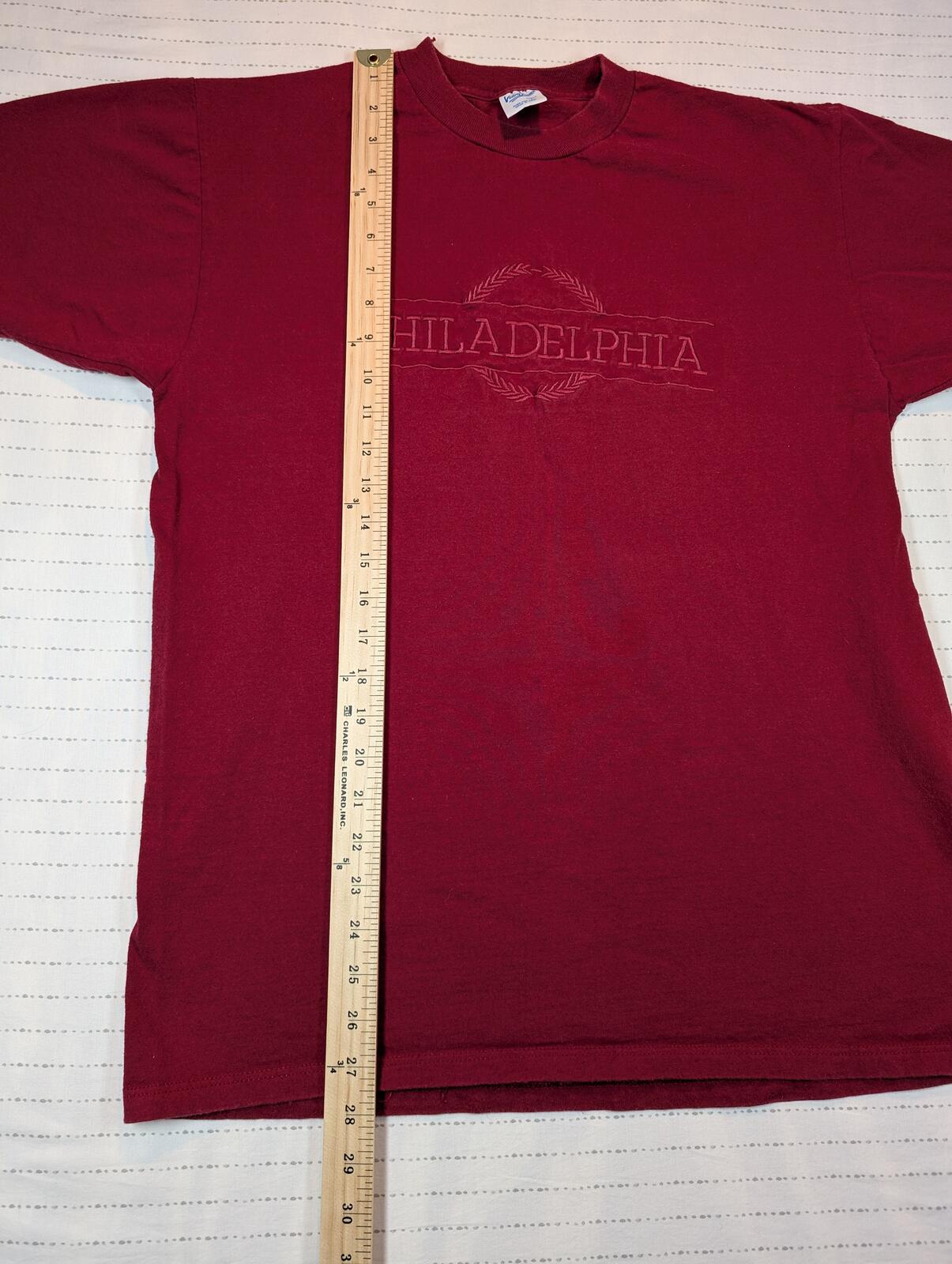 Velva Sheen Philadelphia Embroidered Vintage Red Crewneck T-Shirt Mens Large - Image 6