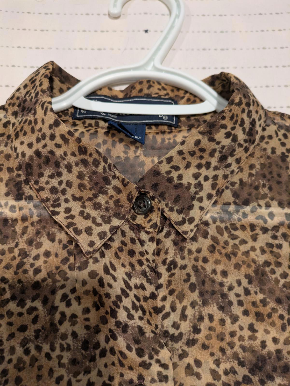 Vintage Burberrys Sheer Leopard Print Button-Up Shirt 100% Silk Womens Size 12 - Image 8