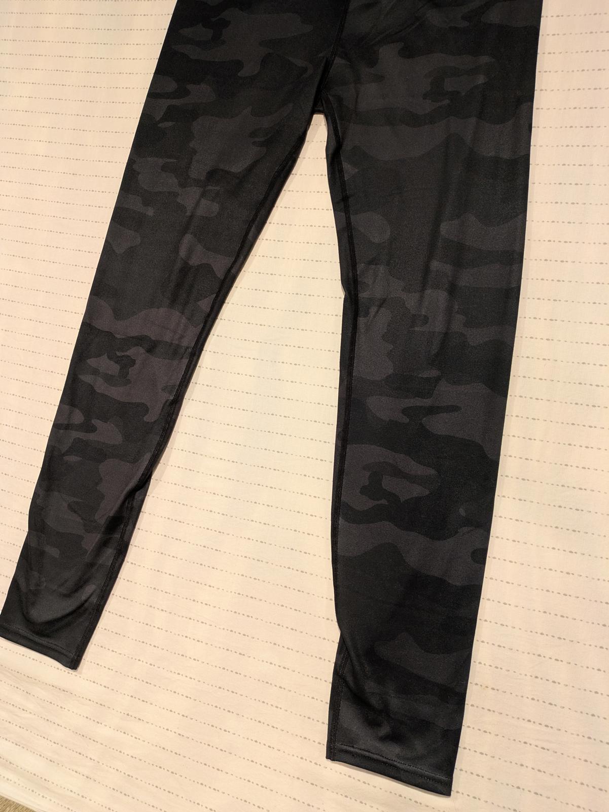 SWISS BRAND Delphie Black Camo Leggings Womens Large Polyester 29x28 Elastic - Image 3