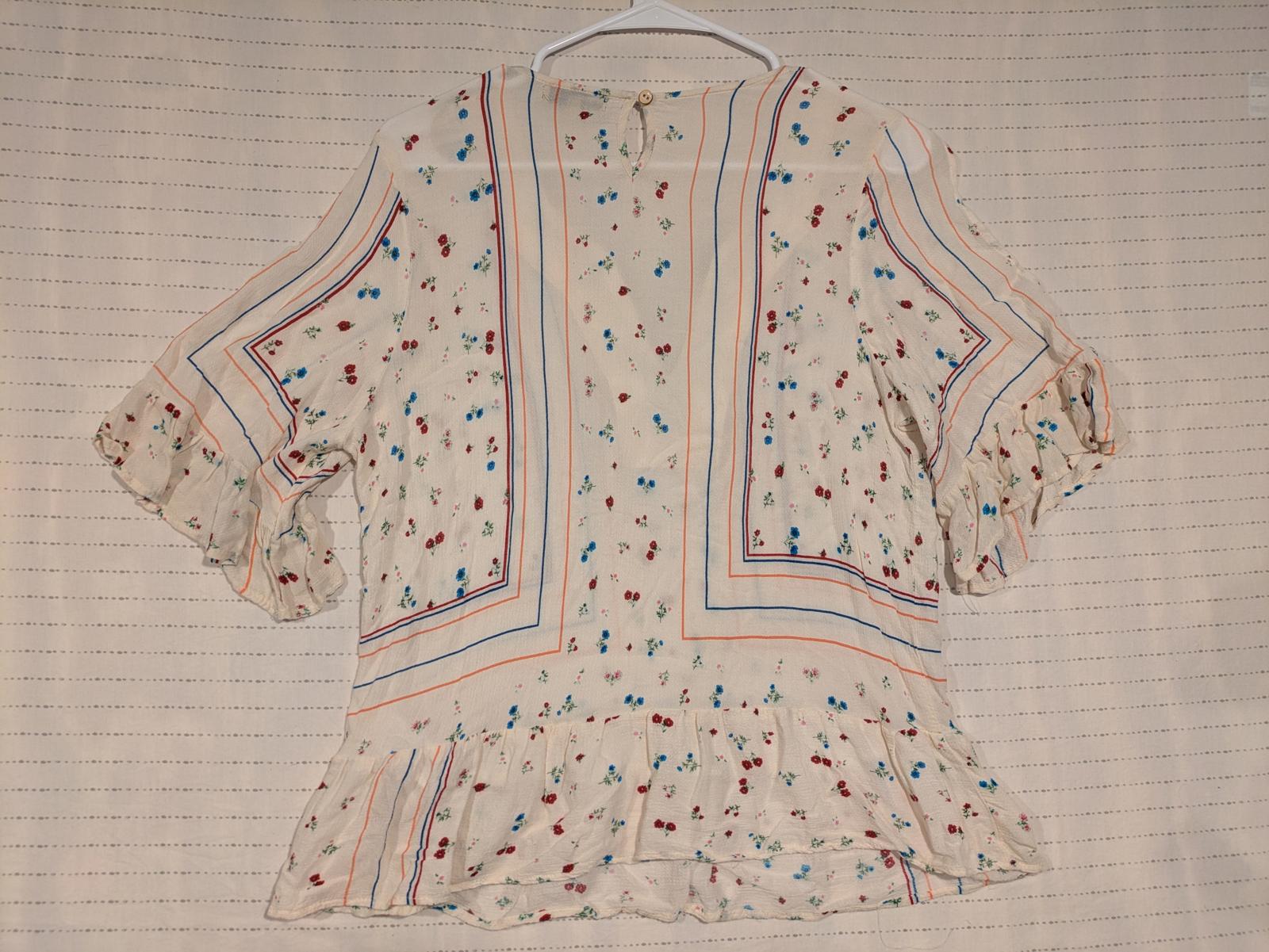 Democracy Chic Floral Embroidered Blouse with Ruffle Hem Womens Medium Rayon - Image 10