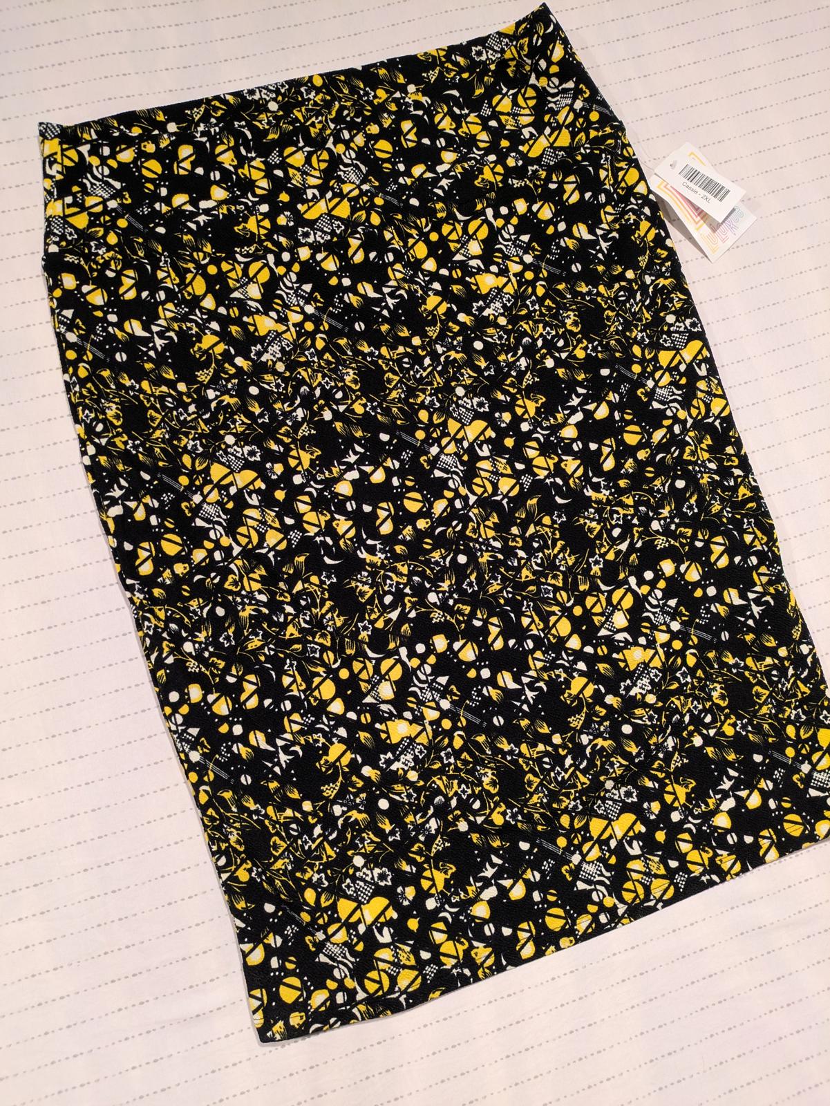 Lularoe Cassie Pencil Skirt - Black Yellow Floral - Size 2XL 36x26 Stretch - Image 3