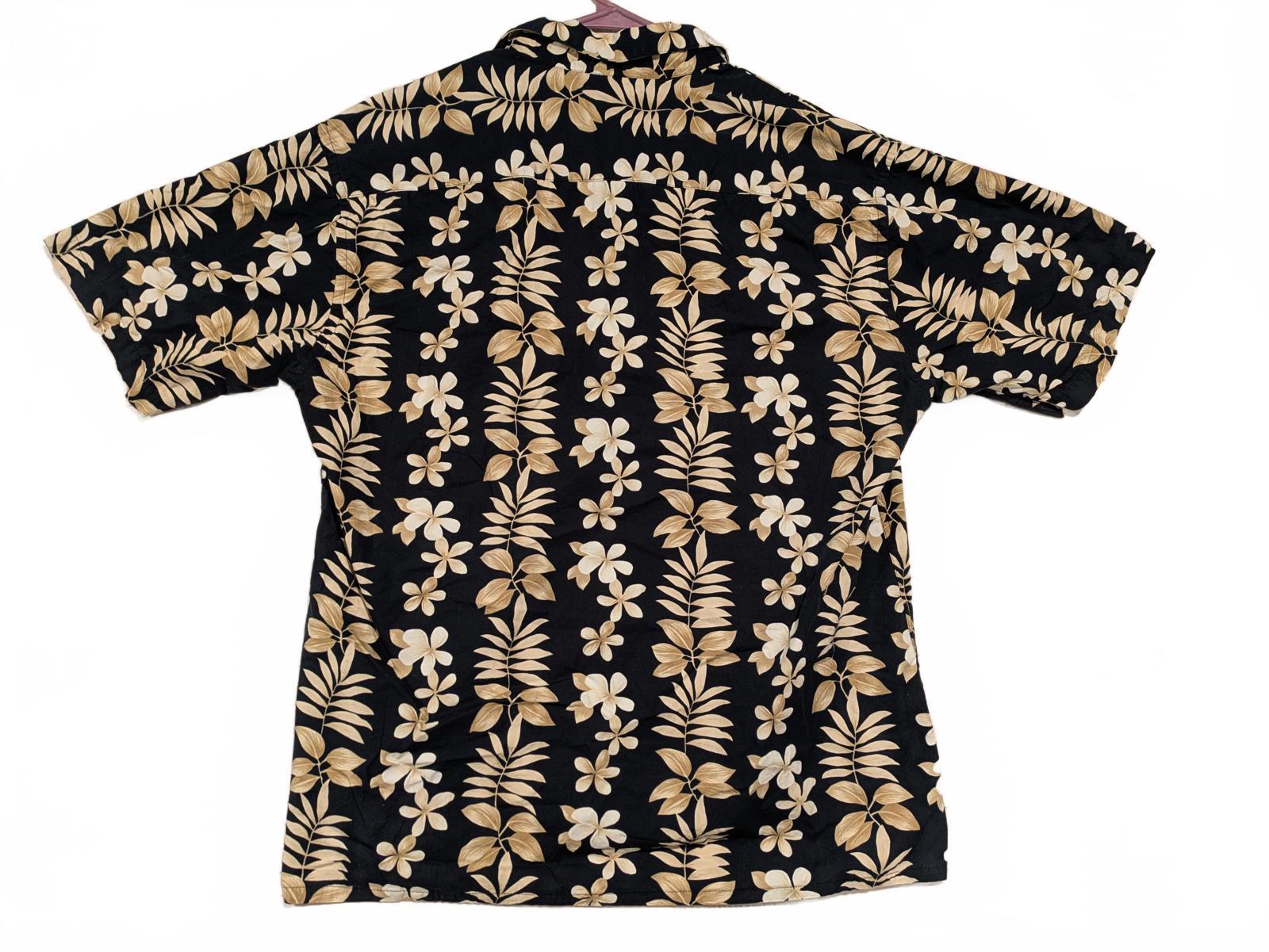 Pierre Cardin Stylish Hawaiian Floral Short Sleeve Shirt Size Large 100% Cotton - Image 2