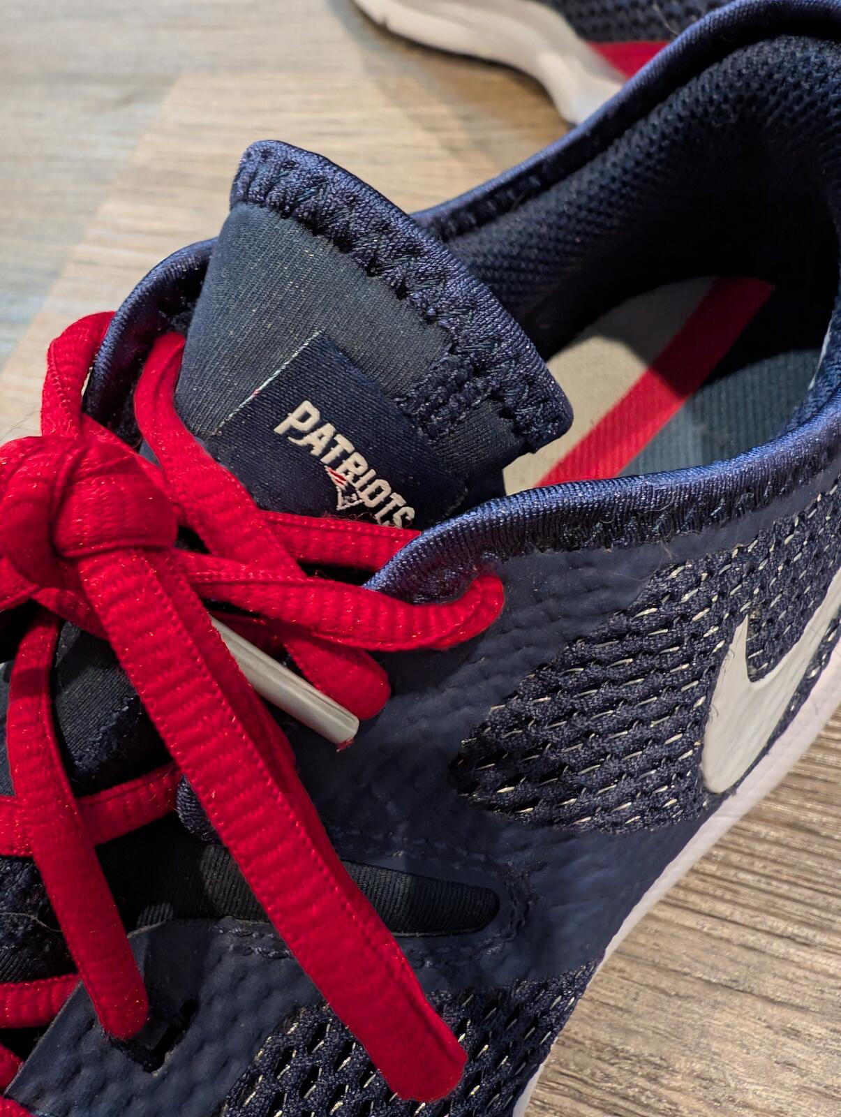 Nike Air Max Typha 2 NFL Patriots Navy Red Training Sneakers Shoes Mens 7.5 - Image 5